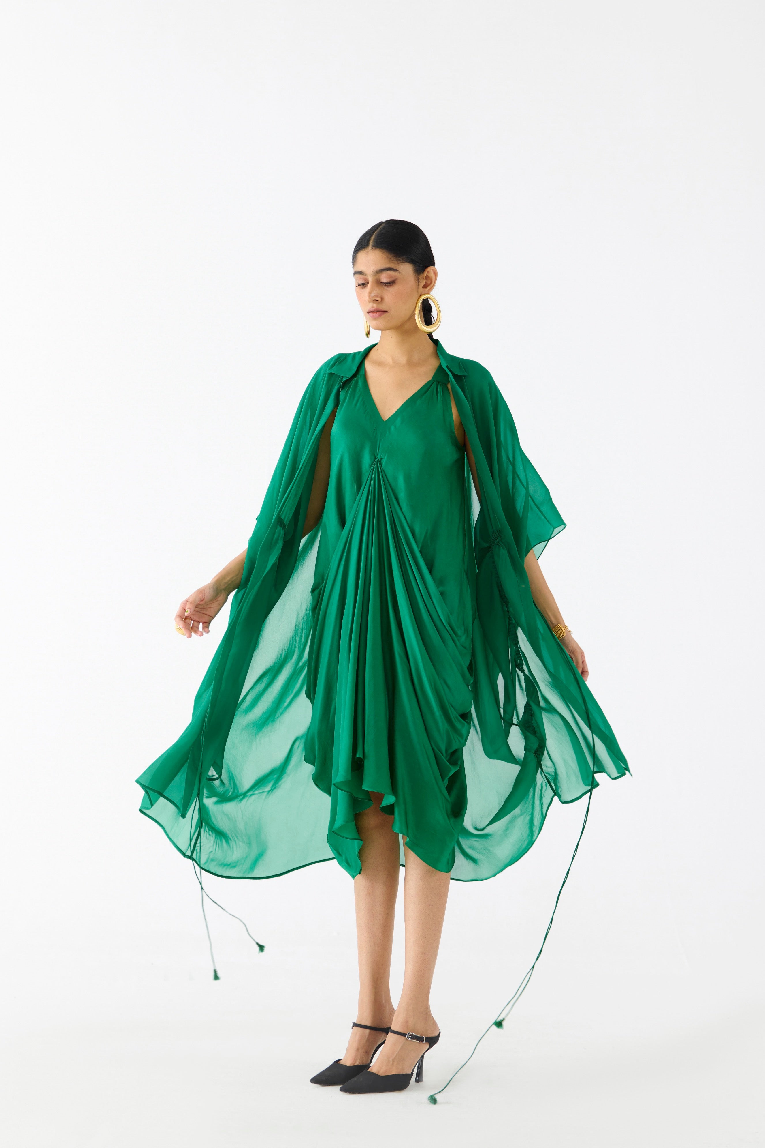 EMERALD MIDI DRESS WITH ORGANZA CAPE